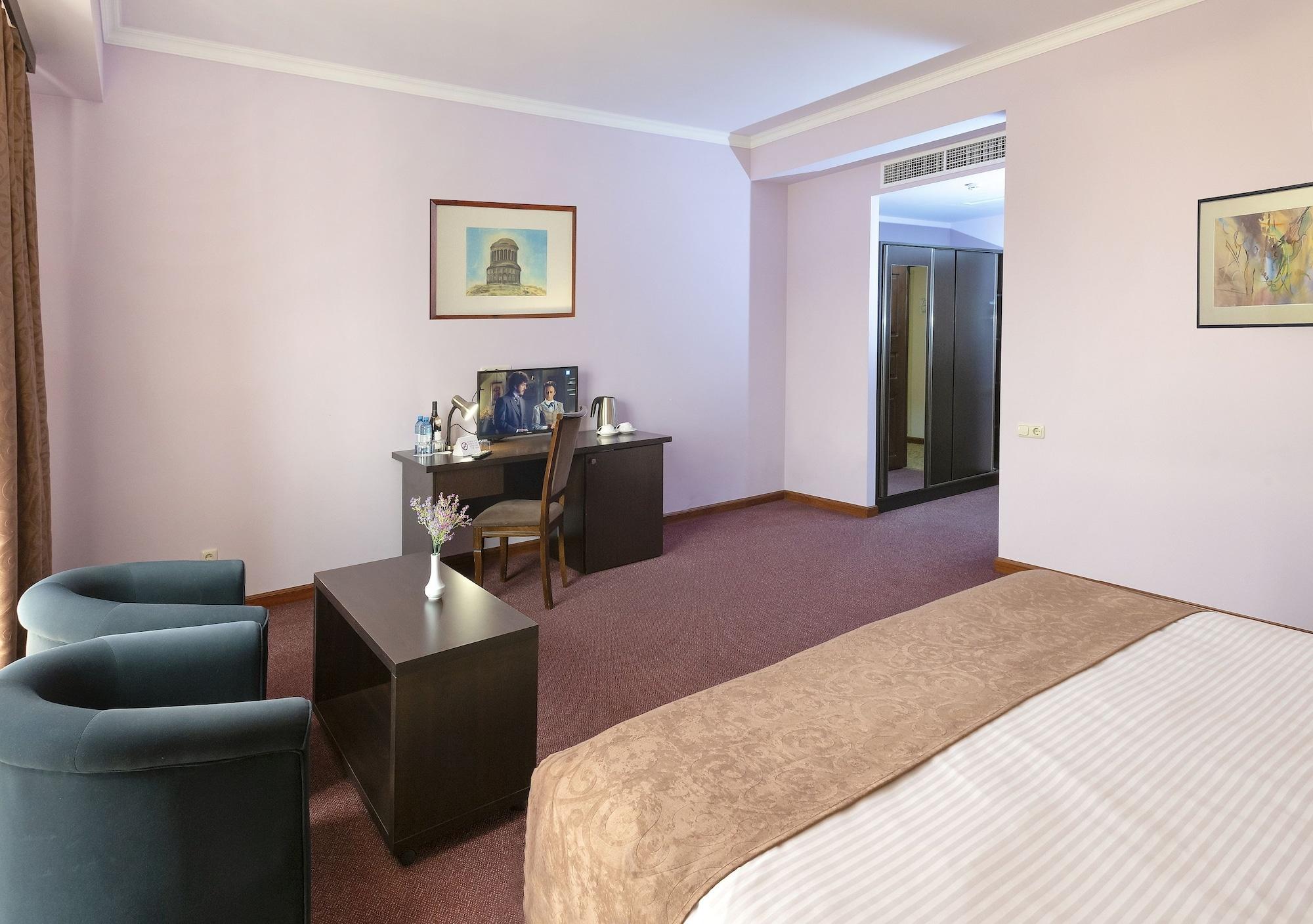 Hotel Ani