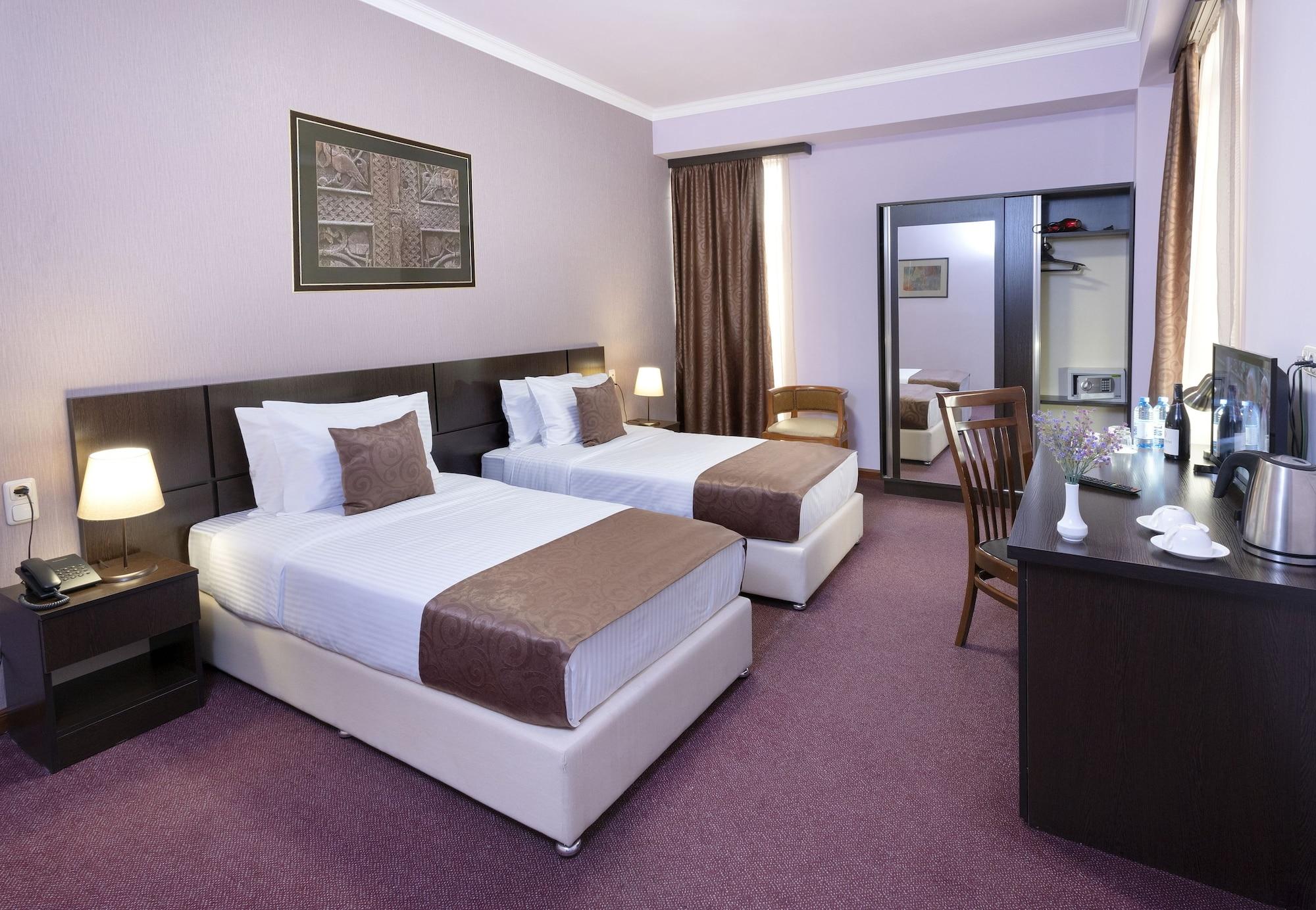 Hotel Ani