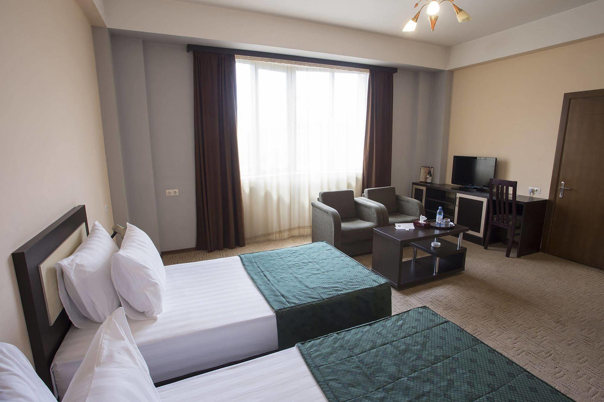 Hotel Ani 4*